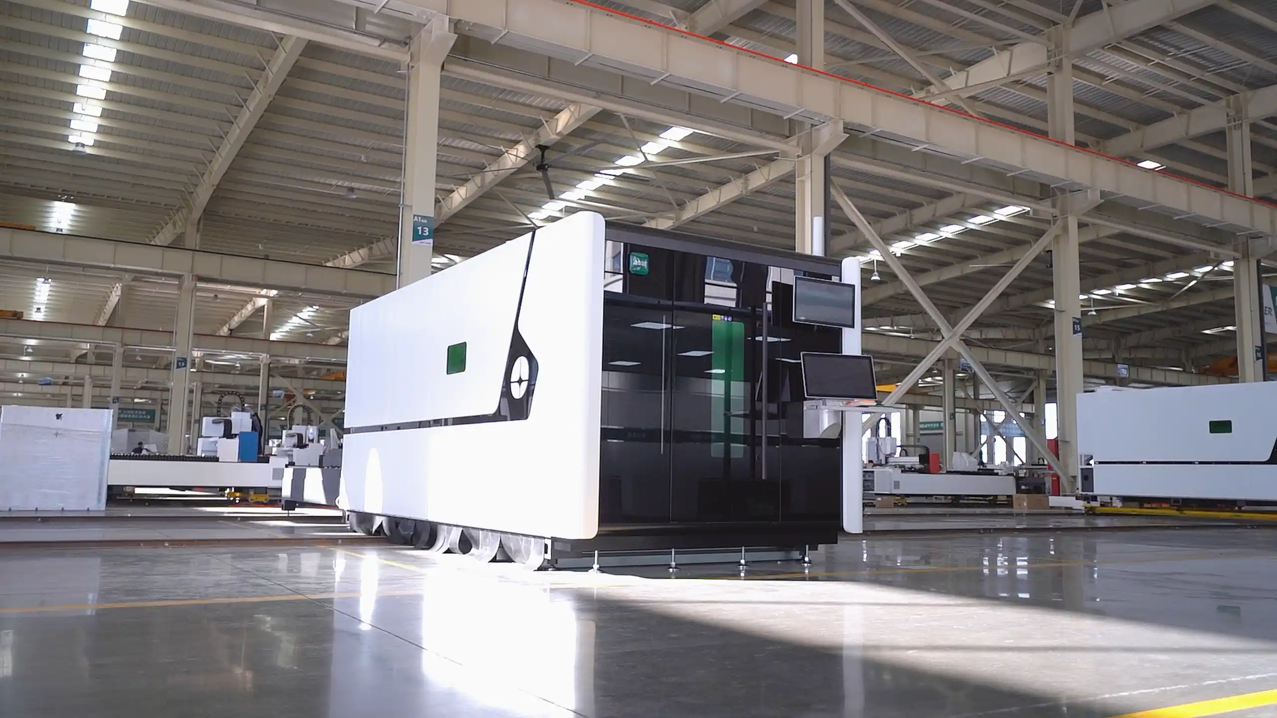 Kalın Sac Levhaları Kesmek İçin Özel Olarak Tasarlanmış Fiber Lazer Kesiciler.webp