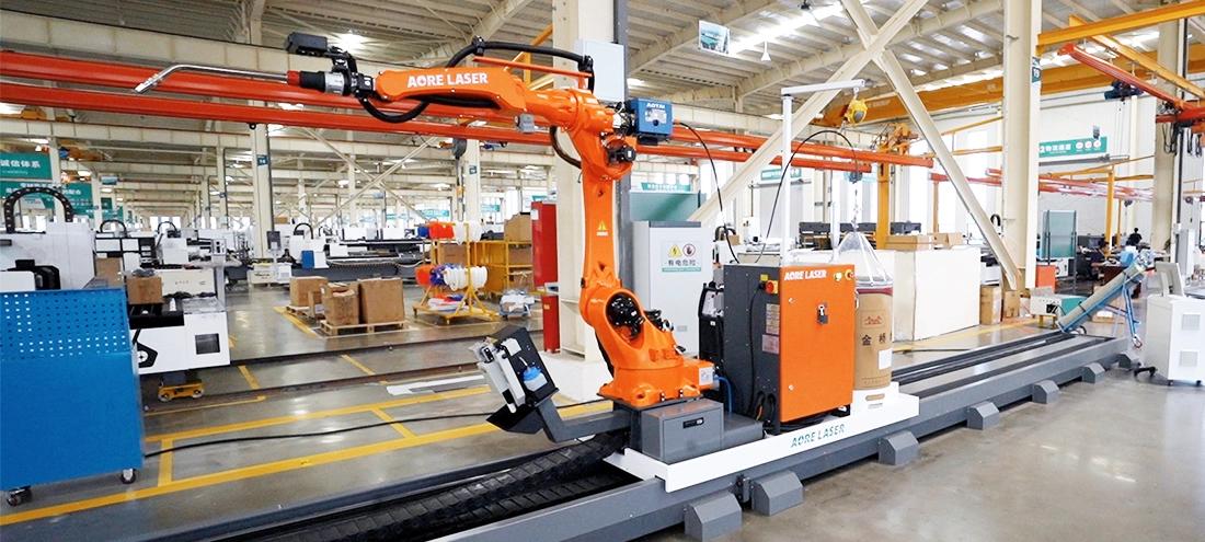 7 Eksenli Yer Rayı Kaynak Robotları (1).jpg